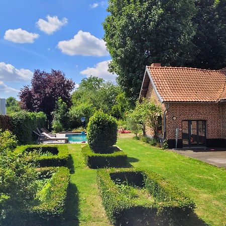 Вилла Ferme De Caractere Avec Piscine Et Cheminee Sainghin-en-Melantois Экстерьер фото