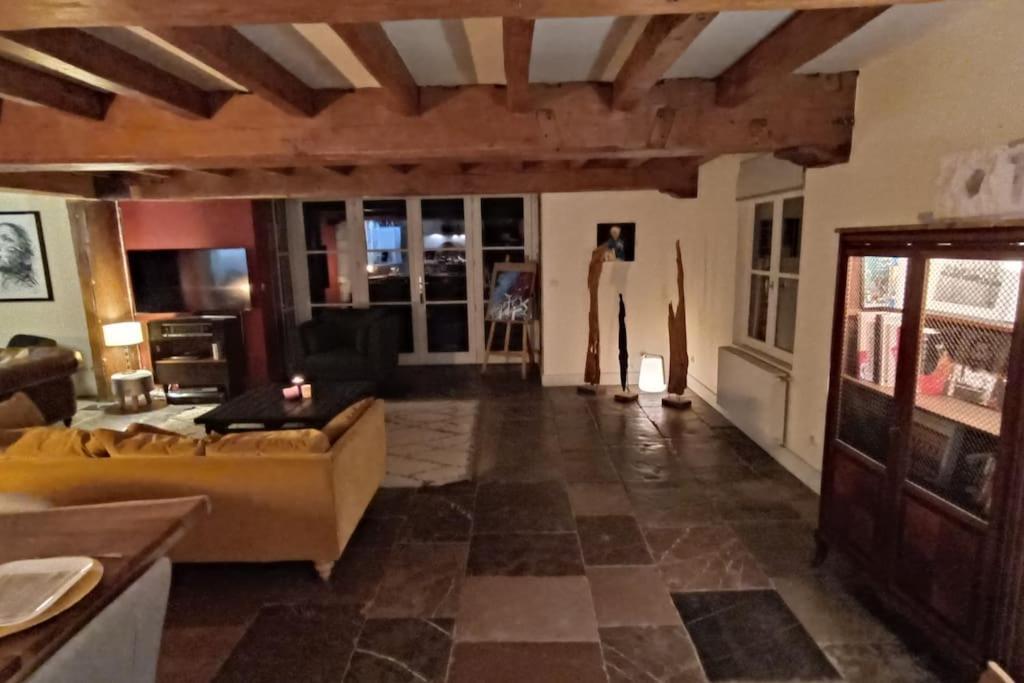 Вилла Ferme De Caractere Avec Piscine Et Cheminee Sainghin-en-Melantois Экстерьер фото