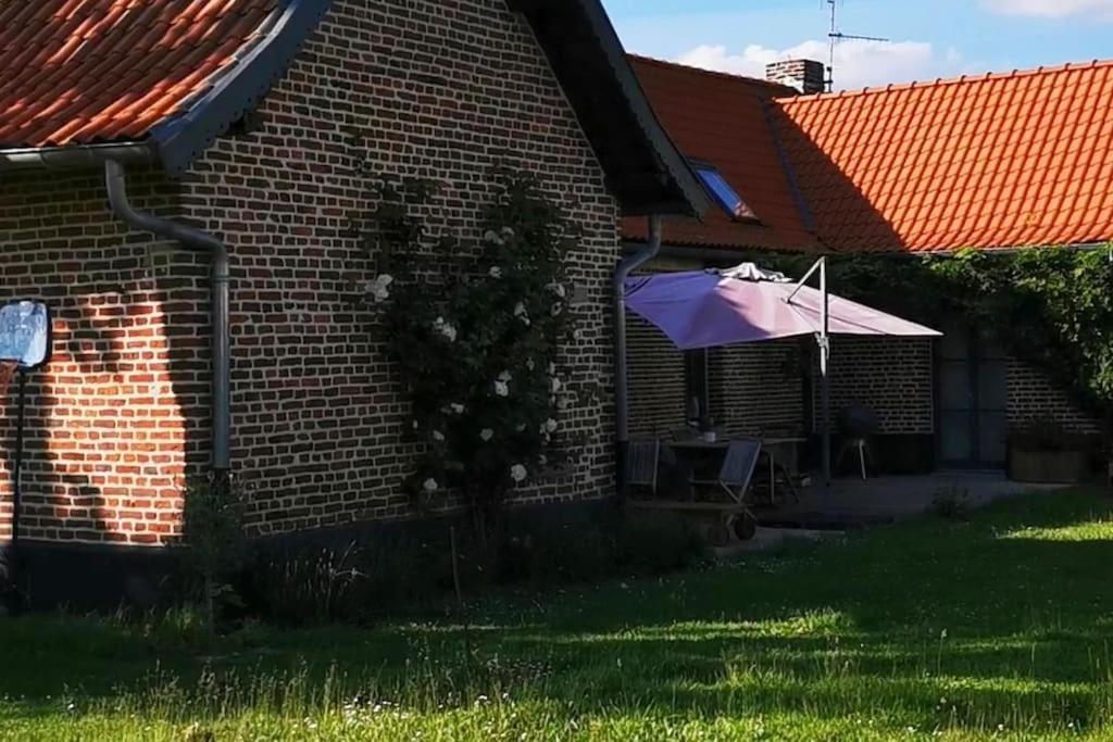 Вилла Ferme De Caractere Avec Piscine Et Cheminee Sainghin-en-Melantois Экстерьер фото